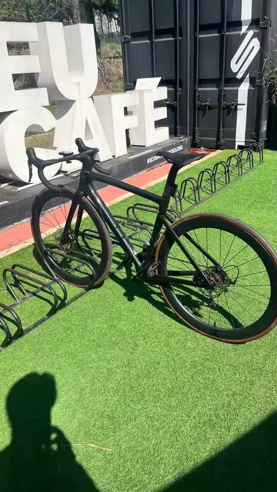 Unbranded road bike with 10PLUS road wheels